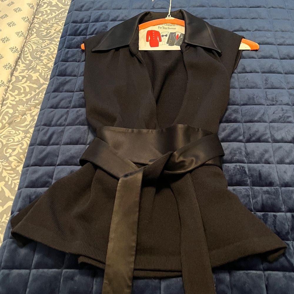 St. John Black Sleeveless Sweater